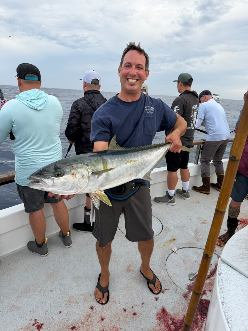 Searcher Angler Big Yellowtail Fishing
