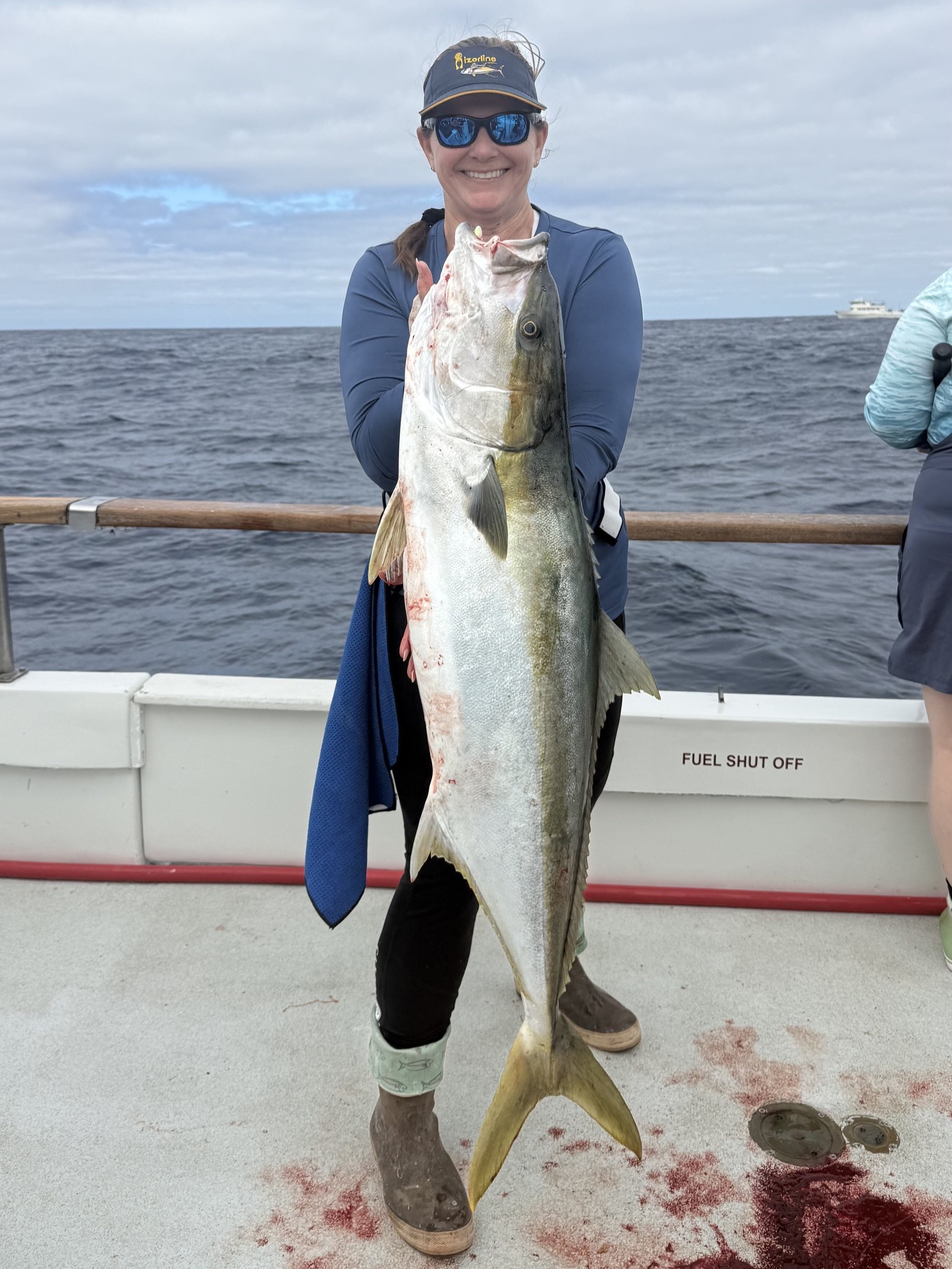 Searcher Lady Angler Yellowtail Rene